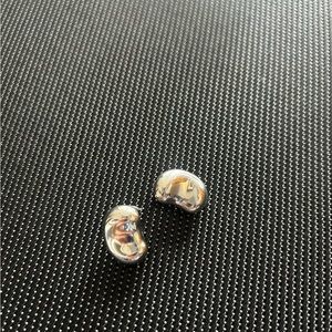 Authentic Tiffany and Co. Elsa Peretti clip on bean earrings